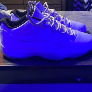 Jordan 11 low legend blue